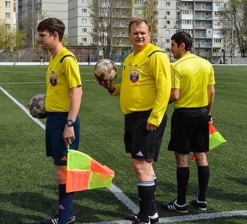 Поздравляем батайского арбитра РРООФФ Александра Васильевича Германа с 39-летием!