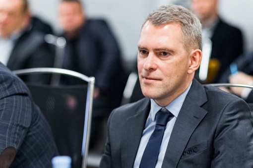 Сегодня состоялось внеочередное общее собрание объединения федераций футбола «Северо-Запад». Президентом Объединения Федераций Футбола «Северо-Запад» на четырехлетний срок был единогласно избран Николай Голубев.