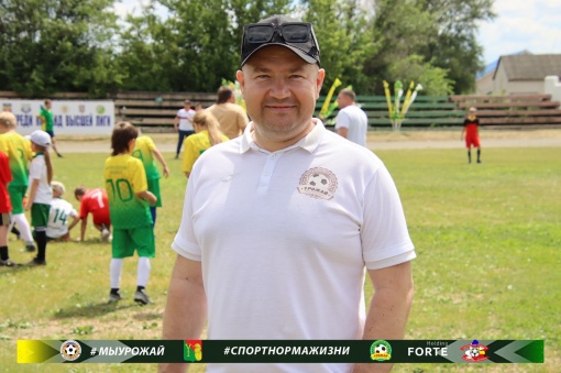 Сегодня член Исполкома областной федерации футбола, председатель федерации футбола Чертковского района, председатель юридического комитета Федерации футбола Ростовской области Роман Лоскутов отмечает 42-й день рождения!