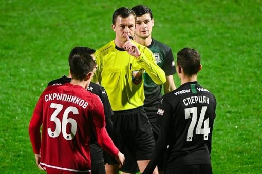 Сегодня свой День рождения отмечает арбитр ПФЛ Виктор Лацвиев