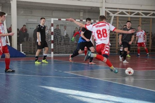 В чемпионате Новошахтинска по мини-футболу наступает пора решающих матчей