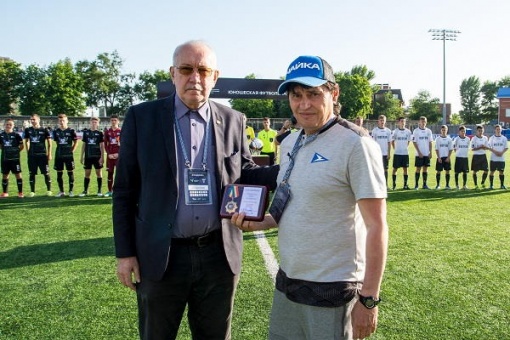 Петр Костенко - лауреат знака «Футбольная слава Дона»