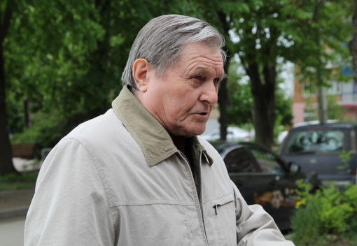 Сегодня исполняется 83 года легенде Донского футбола, грозному нападающему «Ростсельмаша», а впоследствии замечательному тренеру, воспитавшему целую плеяду высококлассных футболистов Энверу Юлгушову