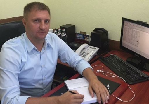 Сегодня известный на Дону футбольный функционер и меценат,  основатель и президент футбольного клуба «Строитель»  Андрей Новойдарский отмечает 48-й день рождения.