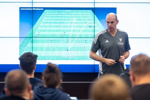 Продлен срок действия национальных лицензий тренеров