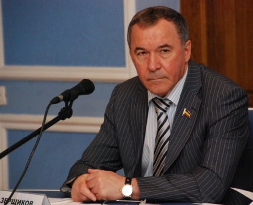 Сегодня свой 75-й день рождения отмечает один из самых уважаемых людей в донском футболе, Заместитель председателя Общественной Палаты Ростовской области, член Исполкома Ростовской РОО «Федерация футбола» Юрий Зерщиков