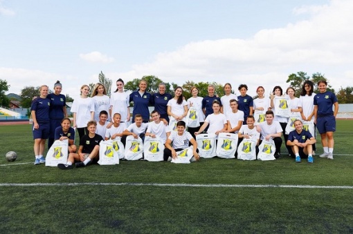 Женский футбольный клуб «Ростов» провёл мастер-класс для школьников Новошахтинска