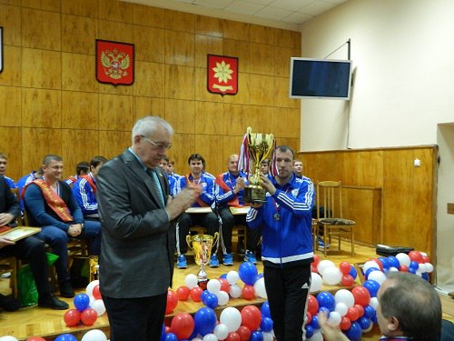 Песчанокопцы чествовали футбольный клуб «Чайка»