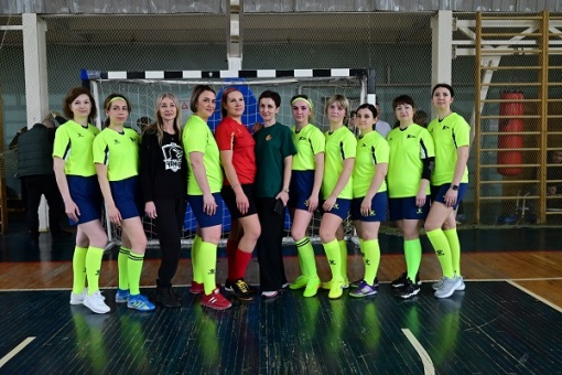 Мамы города Шахты сыграли в футбол